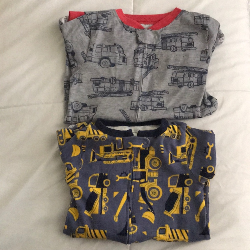 2 Carters footed pajamas